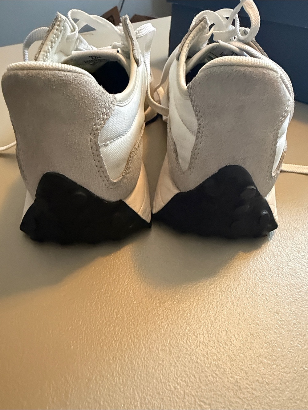 Big Boys New Balance White, Light Gray & Black Retro Runner Sneakers size 7 - Picture 3 of 9